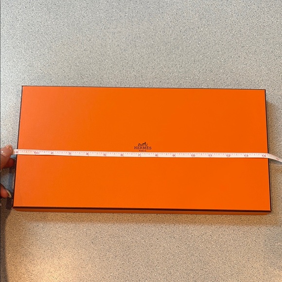 Hermès Signature Orange Gift Box - Picture 2 of 4